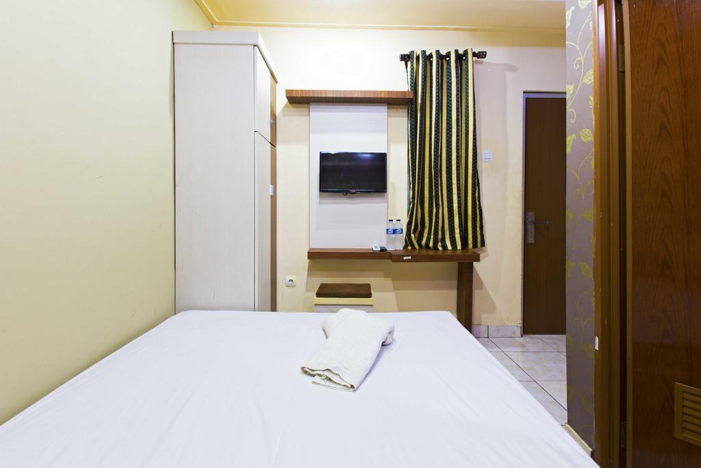 Reddoorz @ Tebet Asem Baris Hotel Jakarta Exterior foto