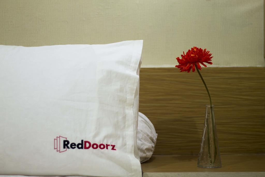 Reddoorz @ Tebet Asem Baris Hotel Jakarta Exterior foto