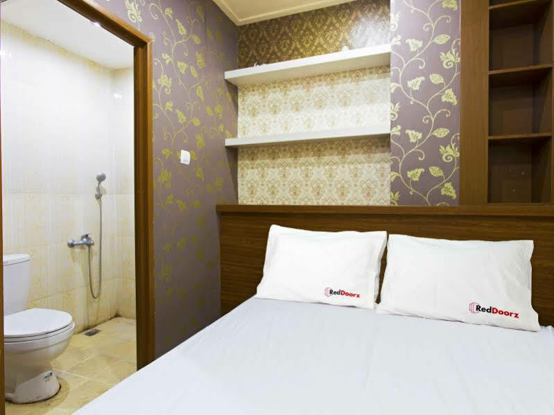 Reddoorz @ Tebet Asem Baris Hotel Jakarta Exterior foto